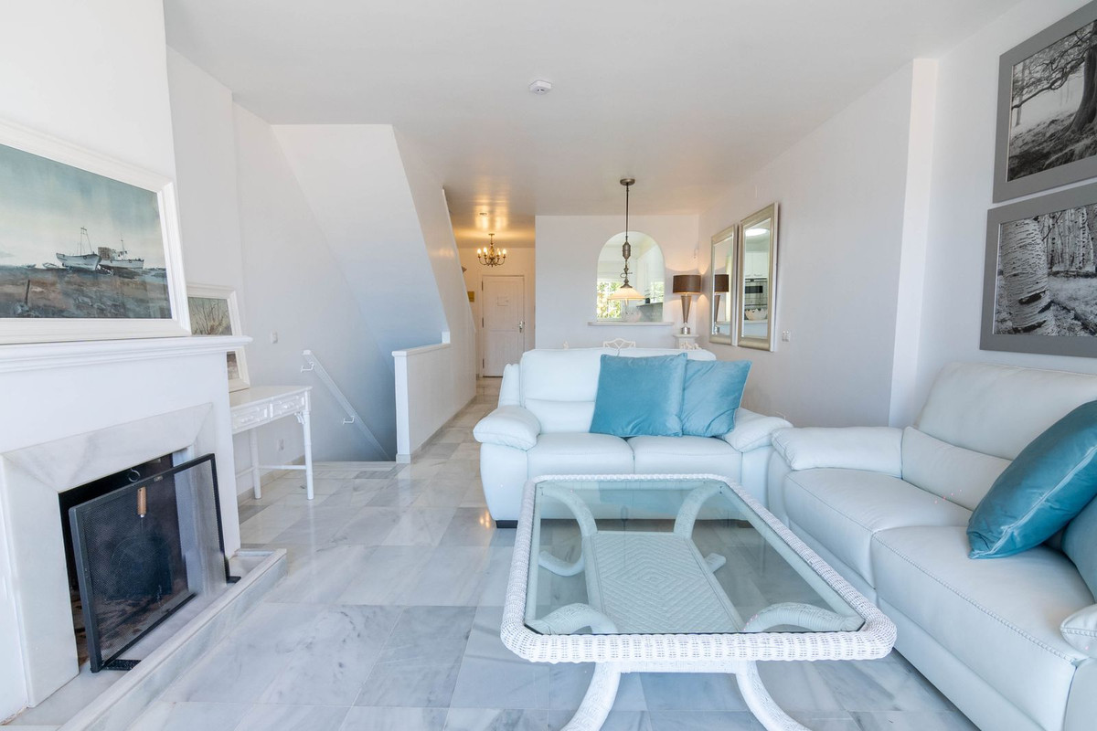 4 Bedroom Villa for Sale in Estepona — view 15