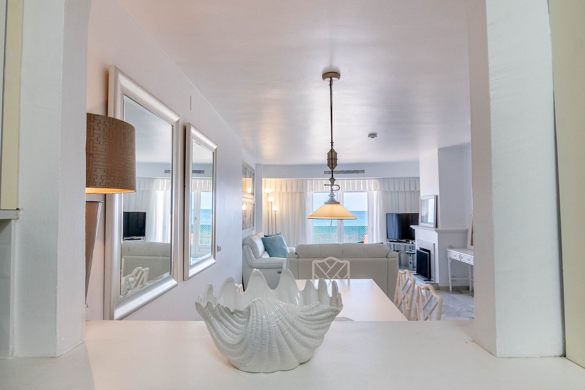 4 Bedroom Villa for Sale in Estepona — view 20