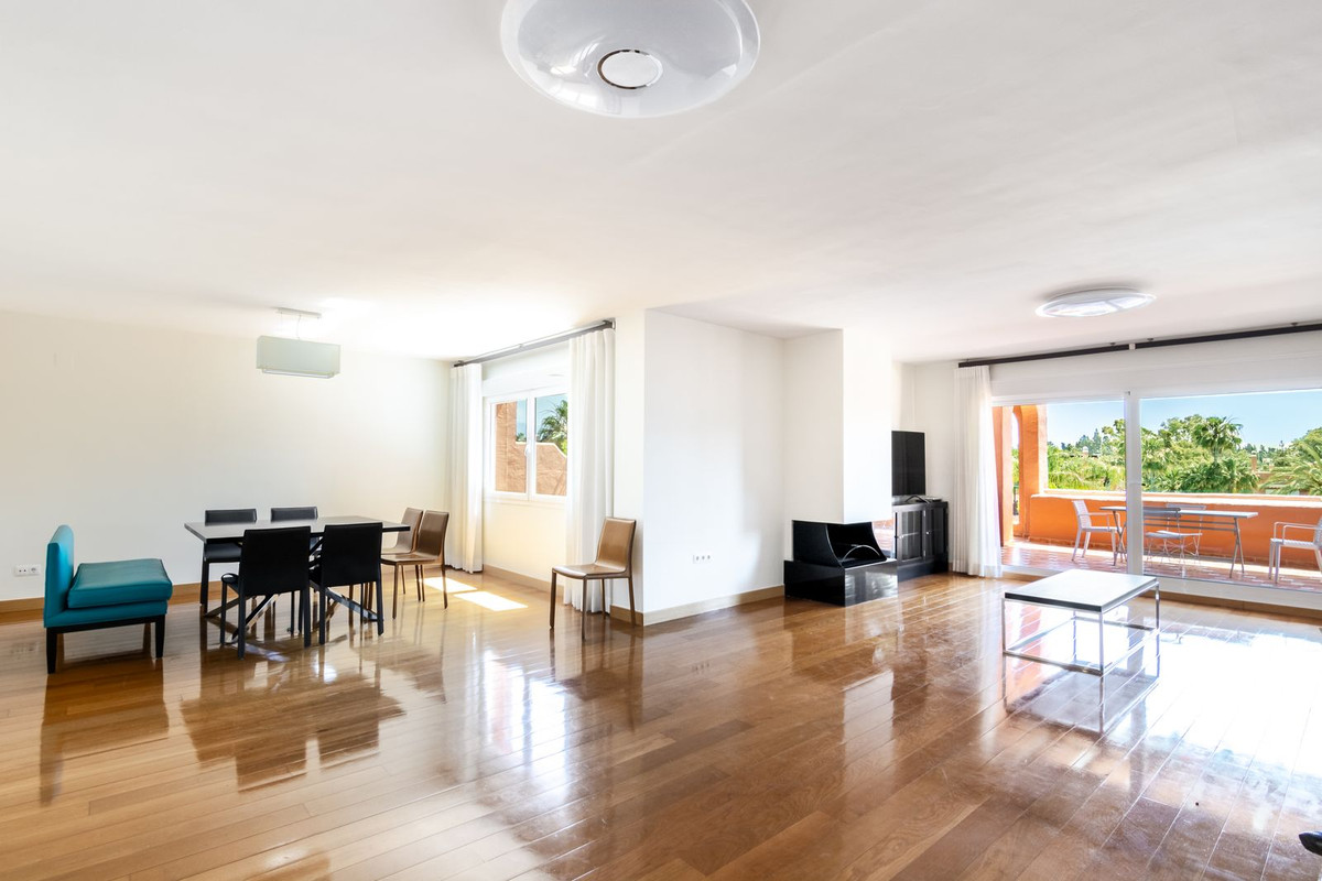 3 Bedroom Apartment for Sale in Guadalmina Baja