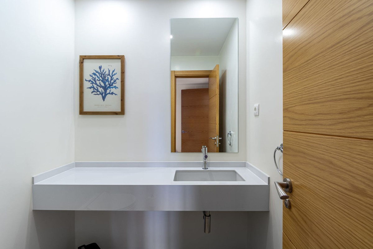 3 Bedroom Apartment for Sale in Guadalmina Baja — 8