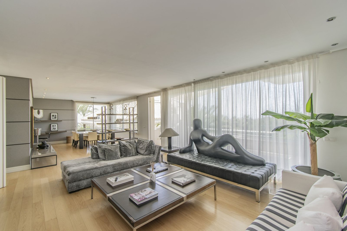 3 Bedroom Apartment for Sale in Nagüeles — 2