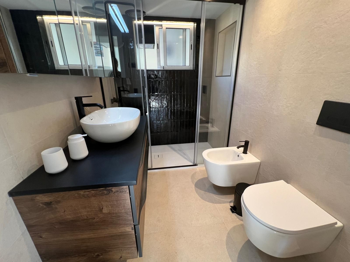 2 Bedroom Apartment for Sale in Marbella — view 12