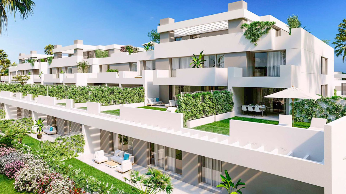 Plot for Sale in New Golden Mile