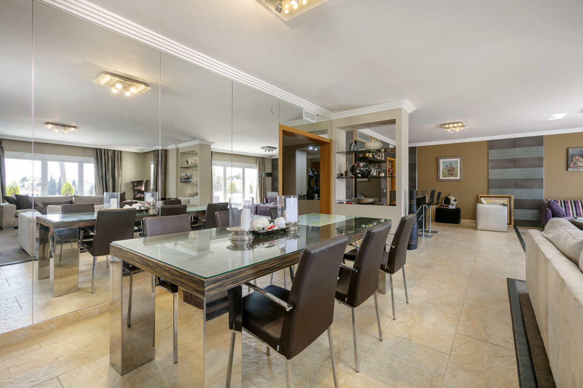 4 Bedroom Apartment for Sale in The Golden Mile — view 15