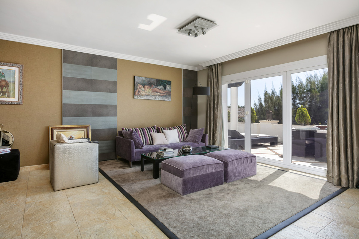 4 Bedroom Apartment for Sale in The Golden Mile — view 18