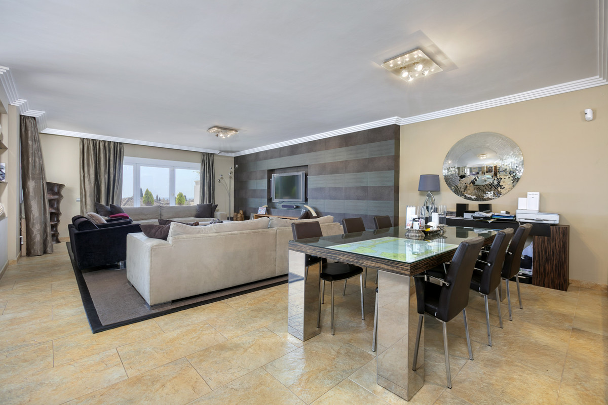 4 Bedroom Apartment for Sale in The Golden Mile — view 20