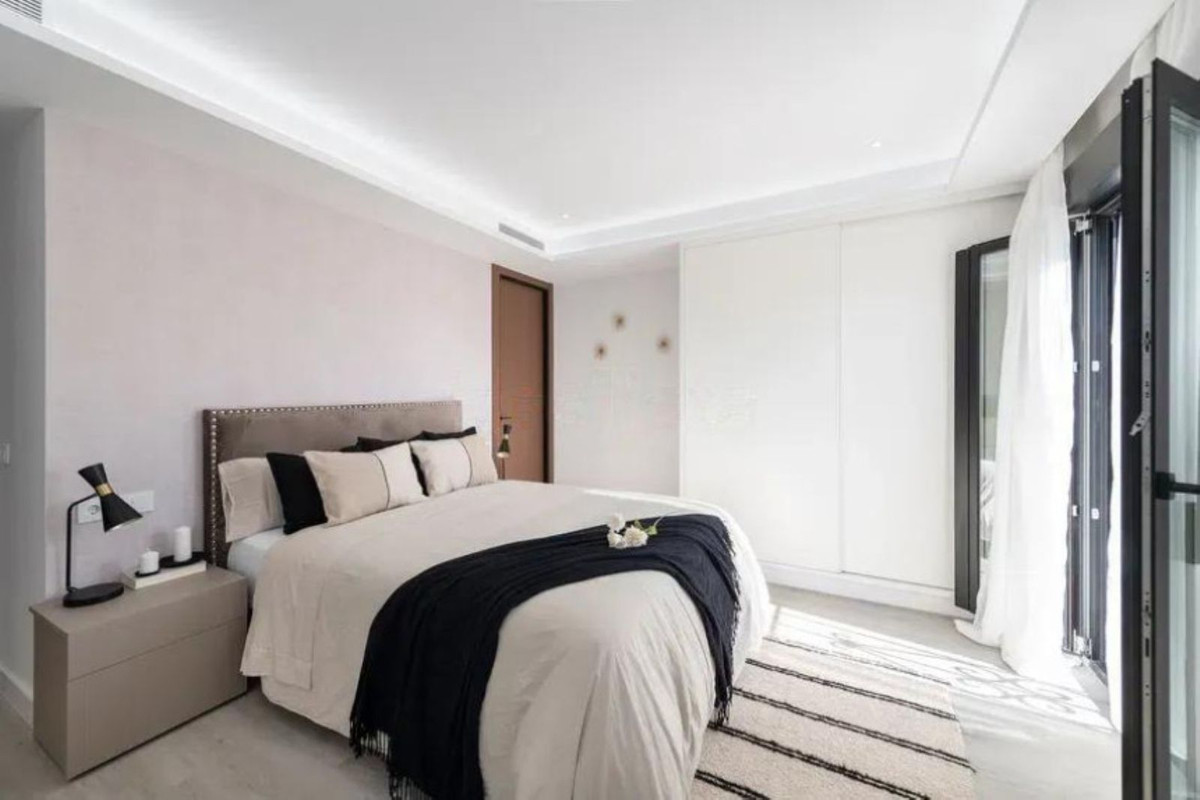 3 Bedroom Apartment for Sale in Puerto Banús — view 10
