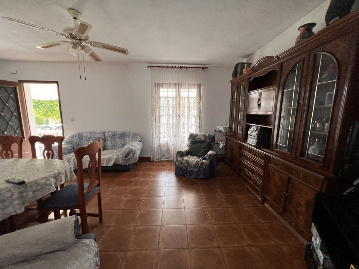 5 Bedroom Villa for Sale in Selwo — view 15