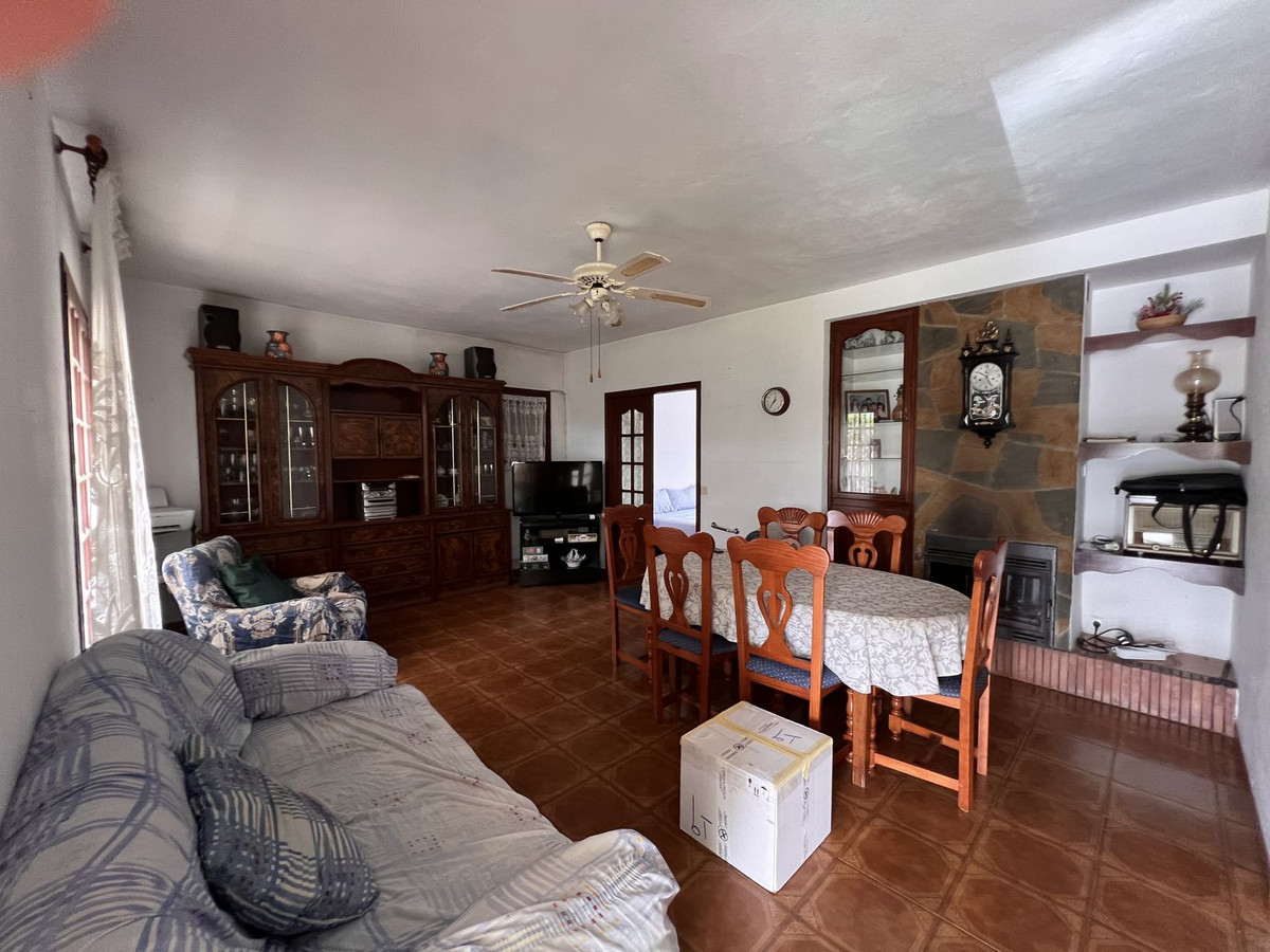 5 Bedroom Villa for Sale in Selwo — view 16