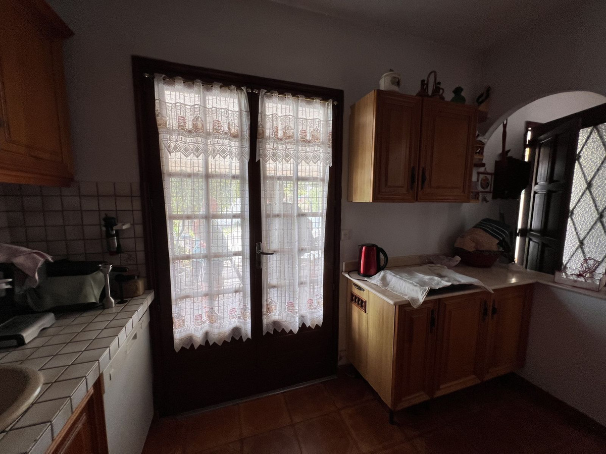 5 Bedroom Villa for Sale in Selwo — view 19