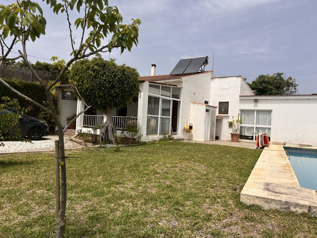 5 Bedroom Villa for Sale in Selwo — 4
