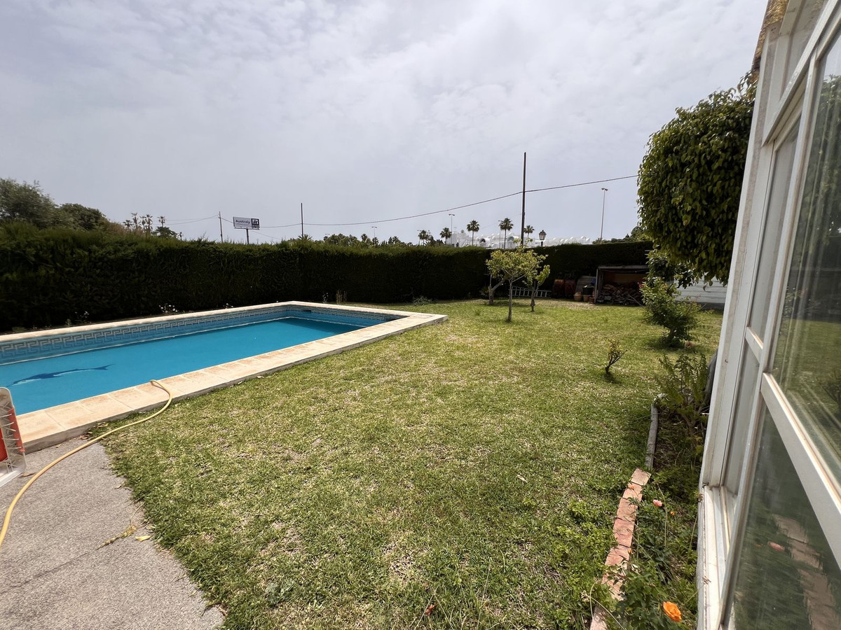 5 Bedroom Villa for Sale in Selwo — 5