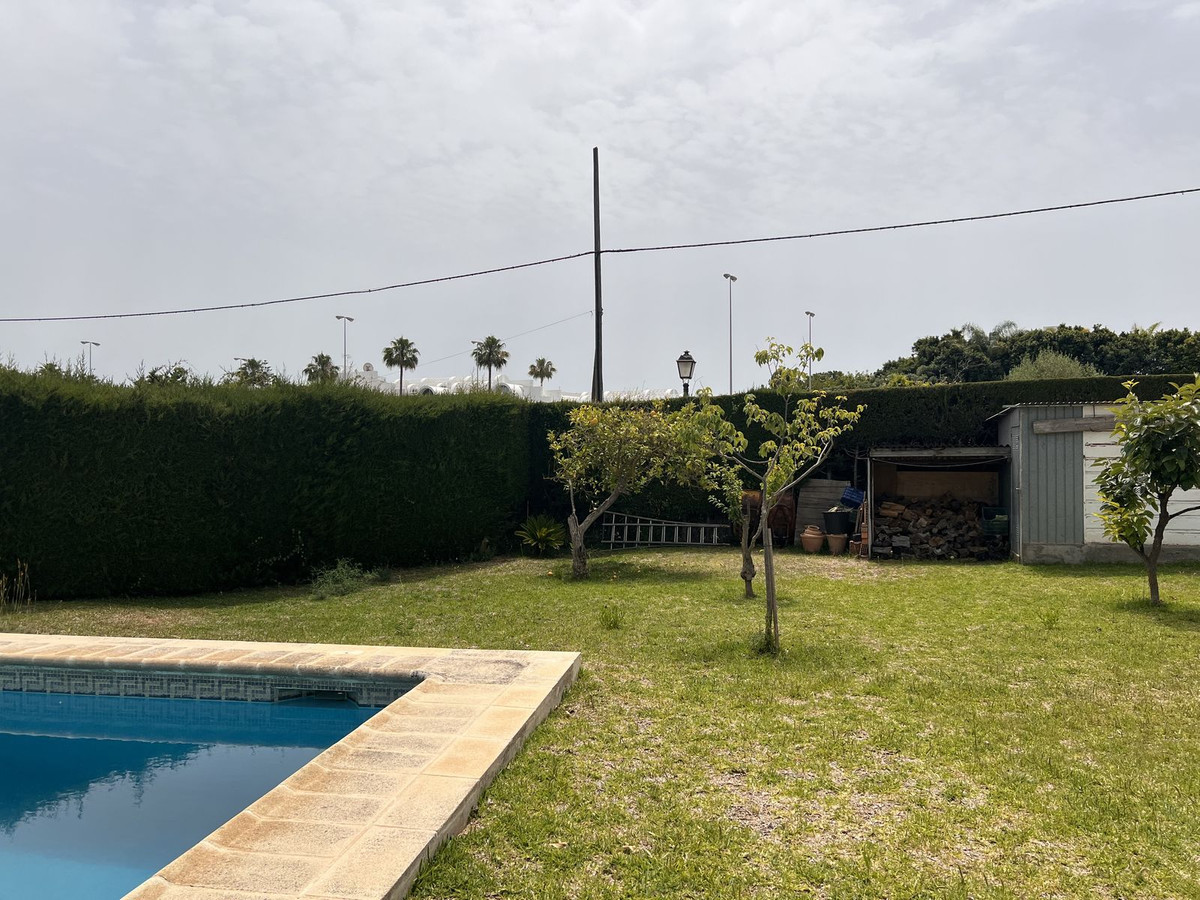 5 Bedroom Villa for Sale in Selwo — 9