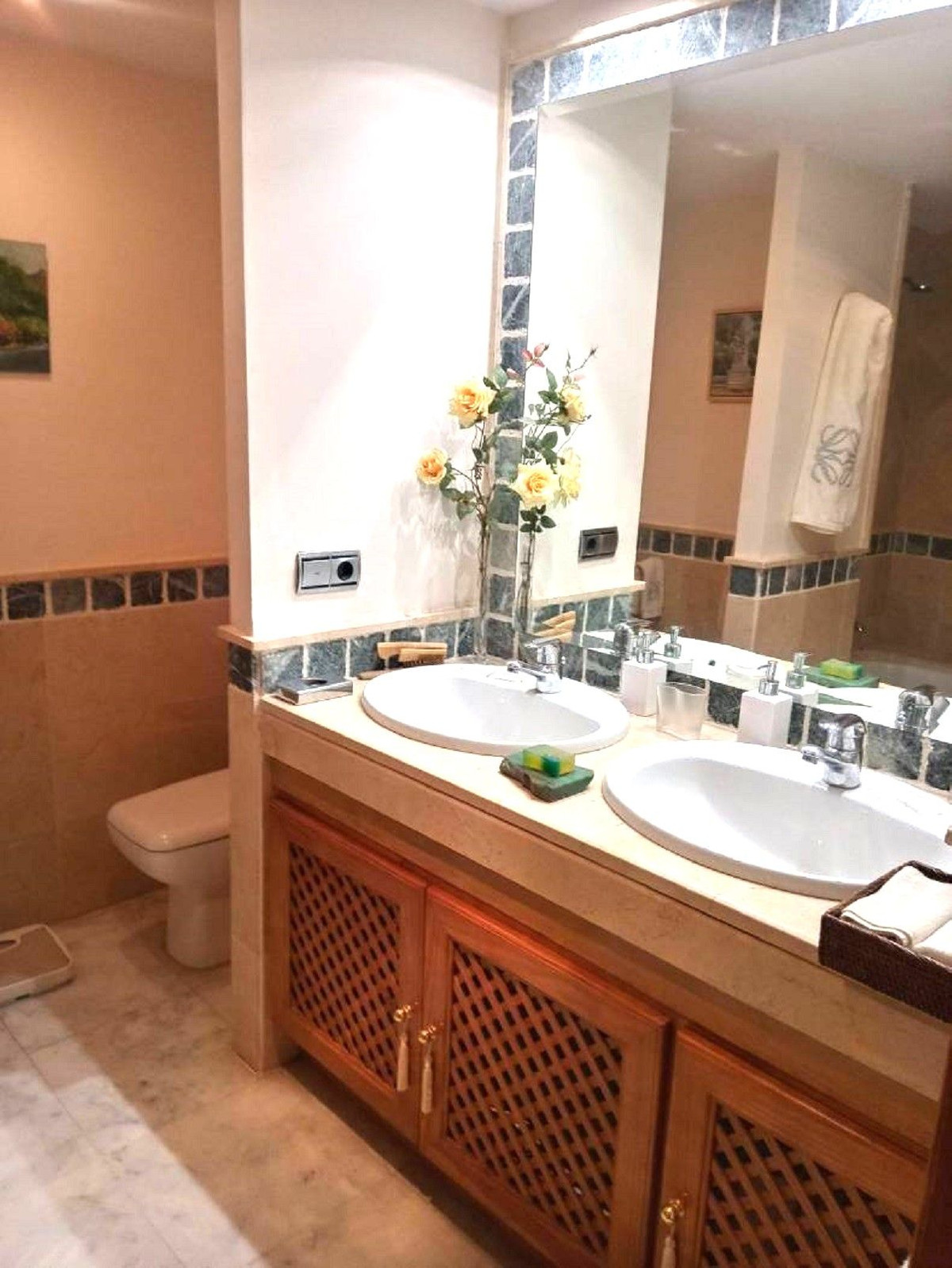 3 Bedroom Villa for Sale in The Golden Mile — view 13