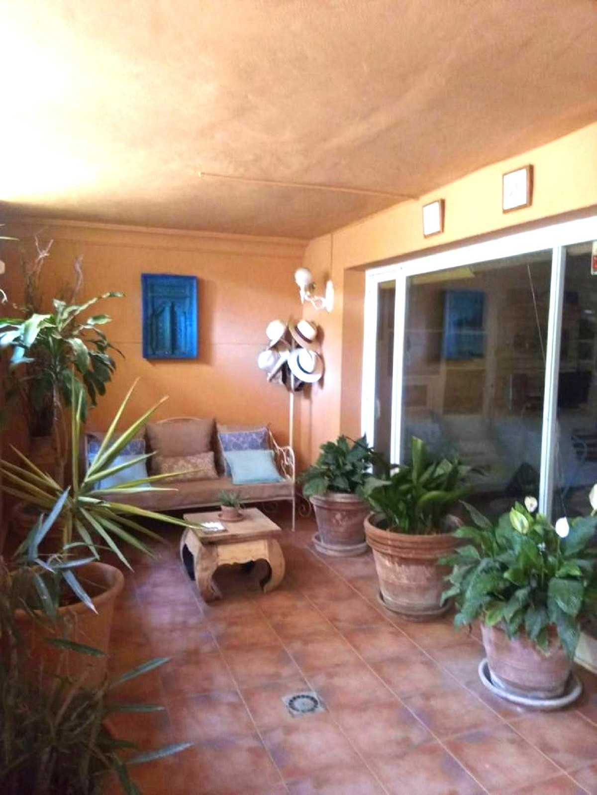 3 Bedroom Villa for Sale in The Golden Mile — view 19