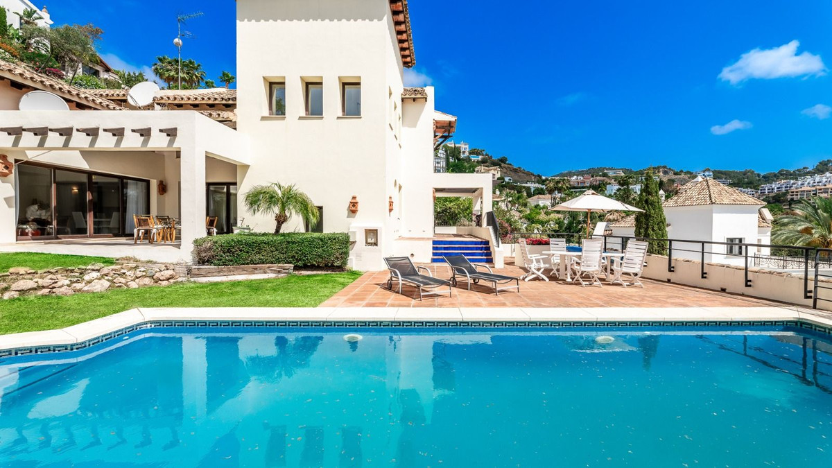 4 Bedroom Villa for Sale in Los Arqueros