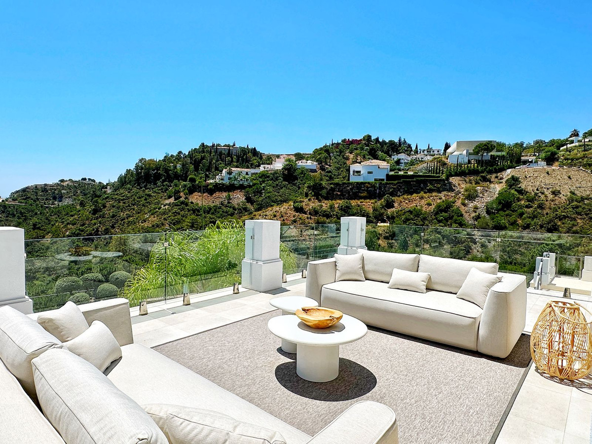 5 Bedroom Villa for Sale in El Madroñal — 6