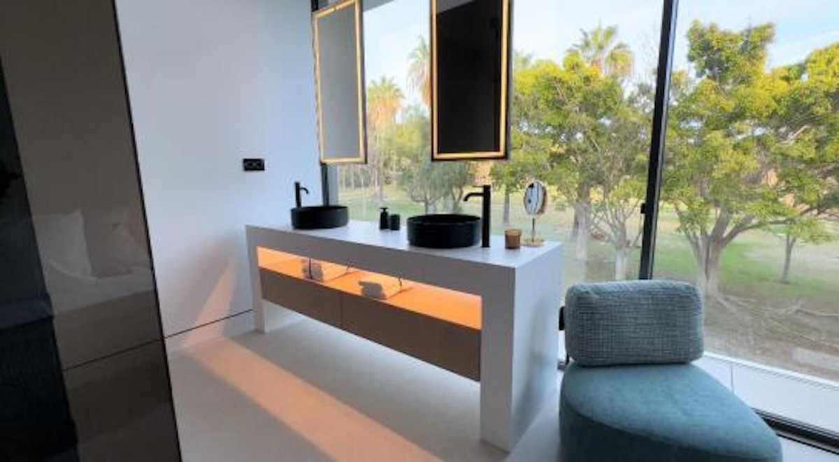 3 Bedroom Villa for Sale in The Golden Mile — view 14