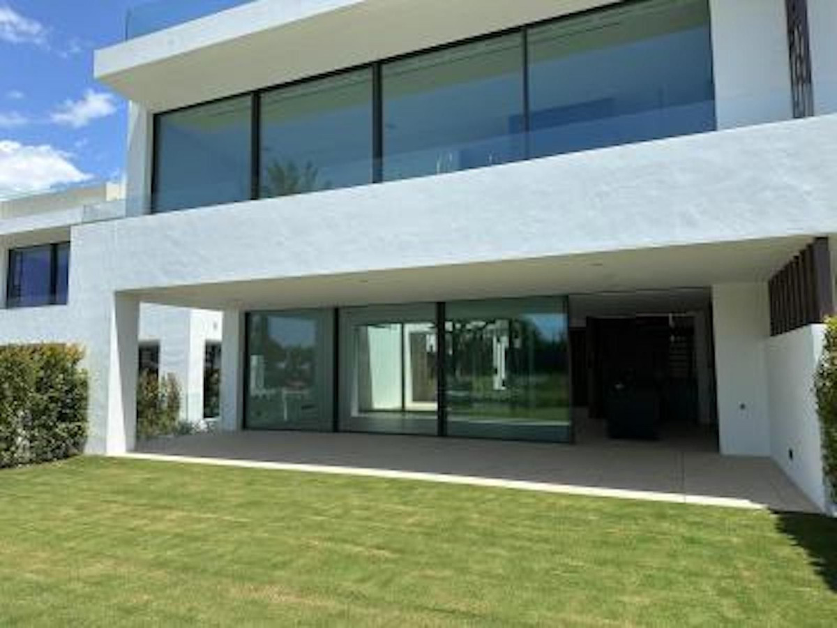 3 Bedroom Villa for Sale in The Golden Mile — 3