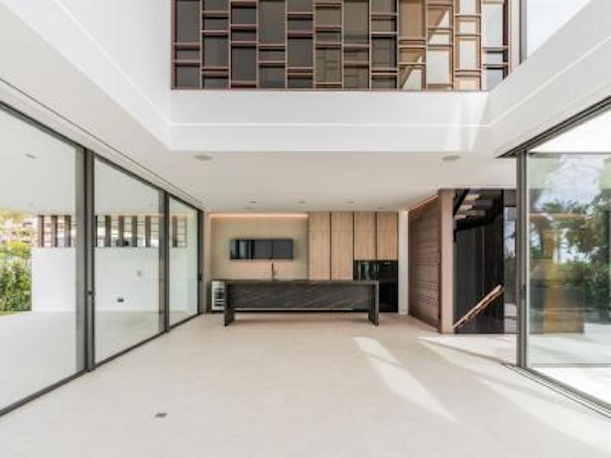 3 Bedroom Villa for Sale in The Golden Mile — 5