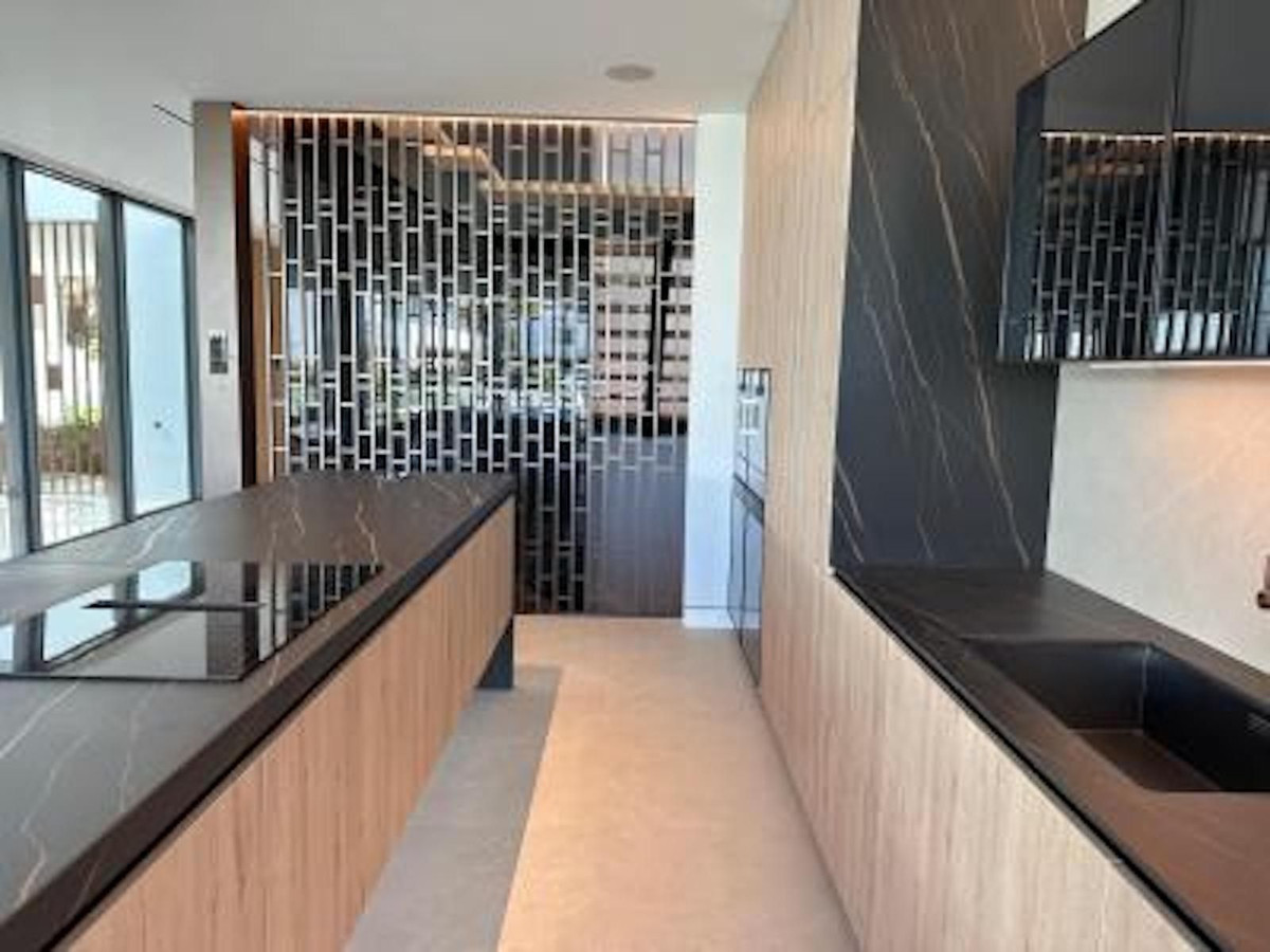 3 Bedroom Villa for Sale in The Golden Mile — 9