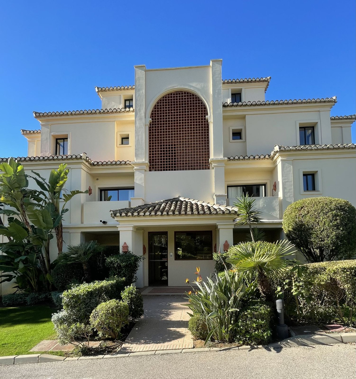 5 Bedroom Apartment for Sale in Benahavís