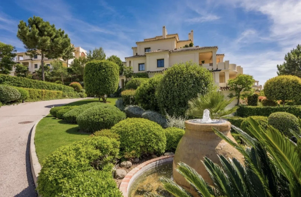 5 Bedroom Apartment for Sale in Benahavís — 2