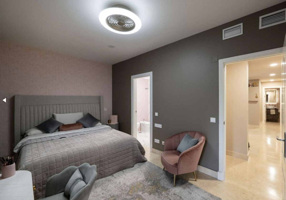 5 Bedroom Apartment for Sale in Benahavís — view 13
