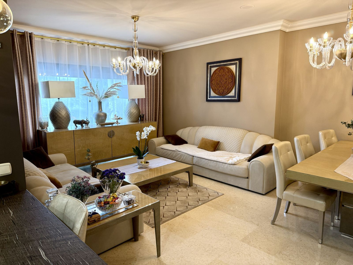 5 Bedroom Apartment for Sale in Benahavís — 5