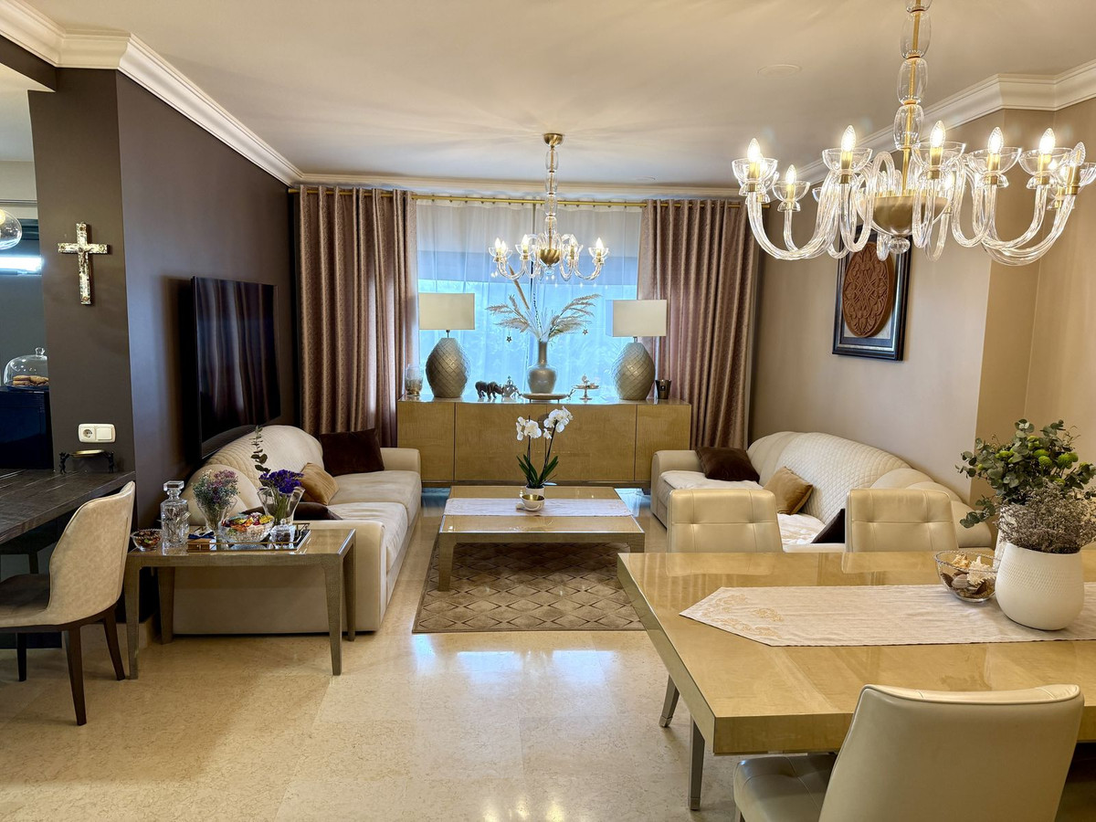 5 Bedroom Apartment for Sale in Benahavís — 7