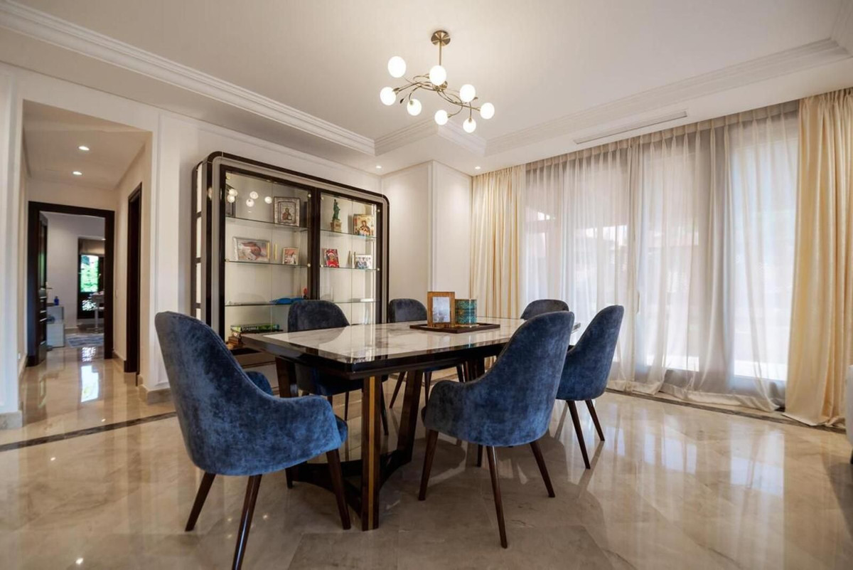 3 Bedroom Apartment for Sale in Estepona — 9