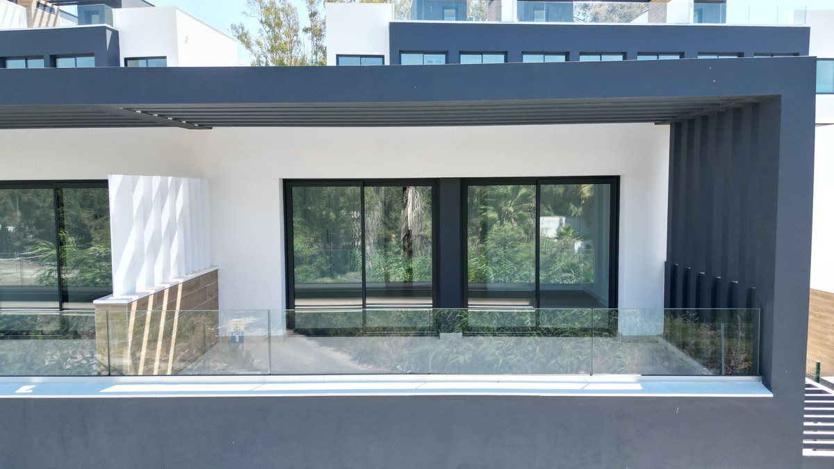 3 Bedroom Villa for Sale in Estepona — 3