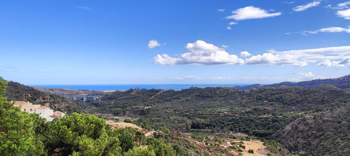 Plot for Sale in Benahavís