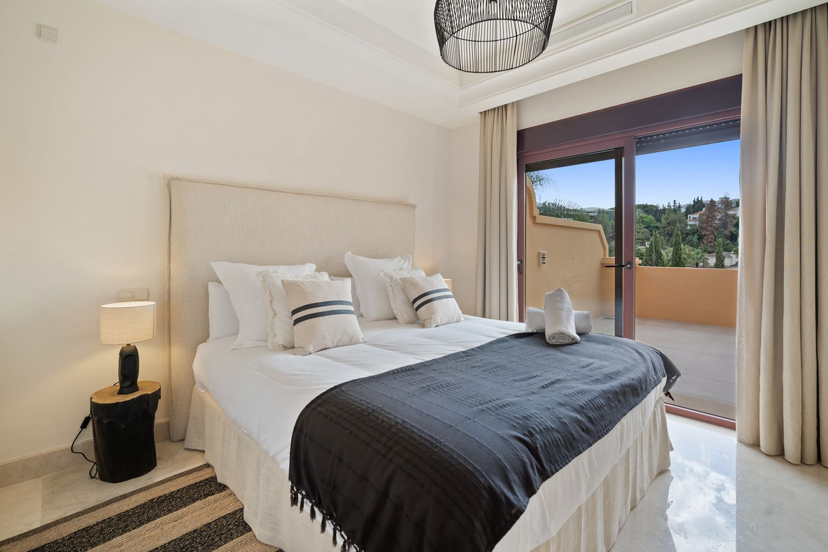 5 Bedroom Villa for Sale in Puerto Banús — view 13