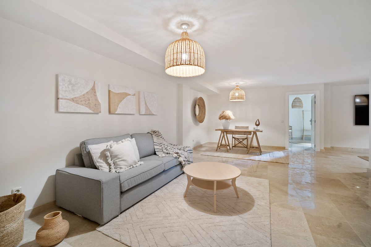 5 Bedroom Villa for Sale in Puerto Banús — view 15
