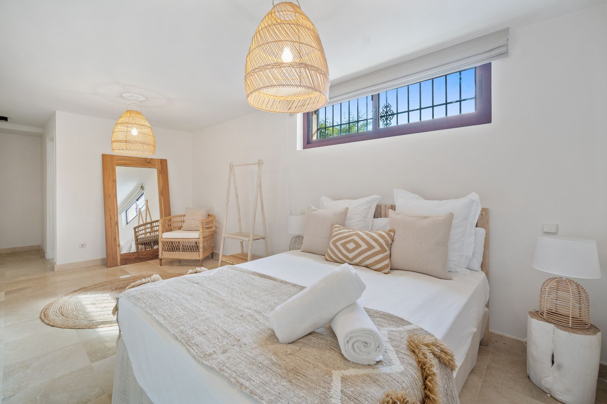 5 Bedroom Villa for Sale in Puerto Banús — view 16