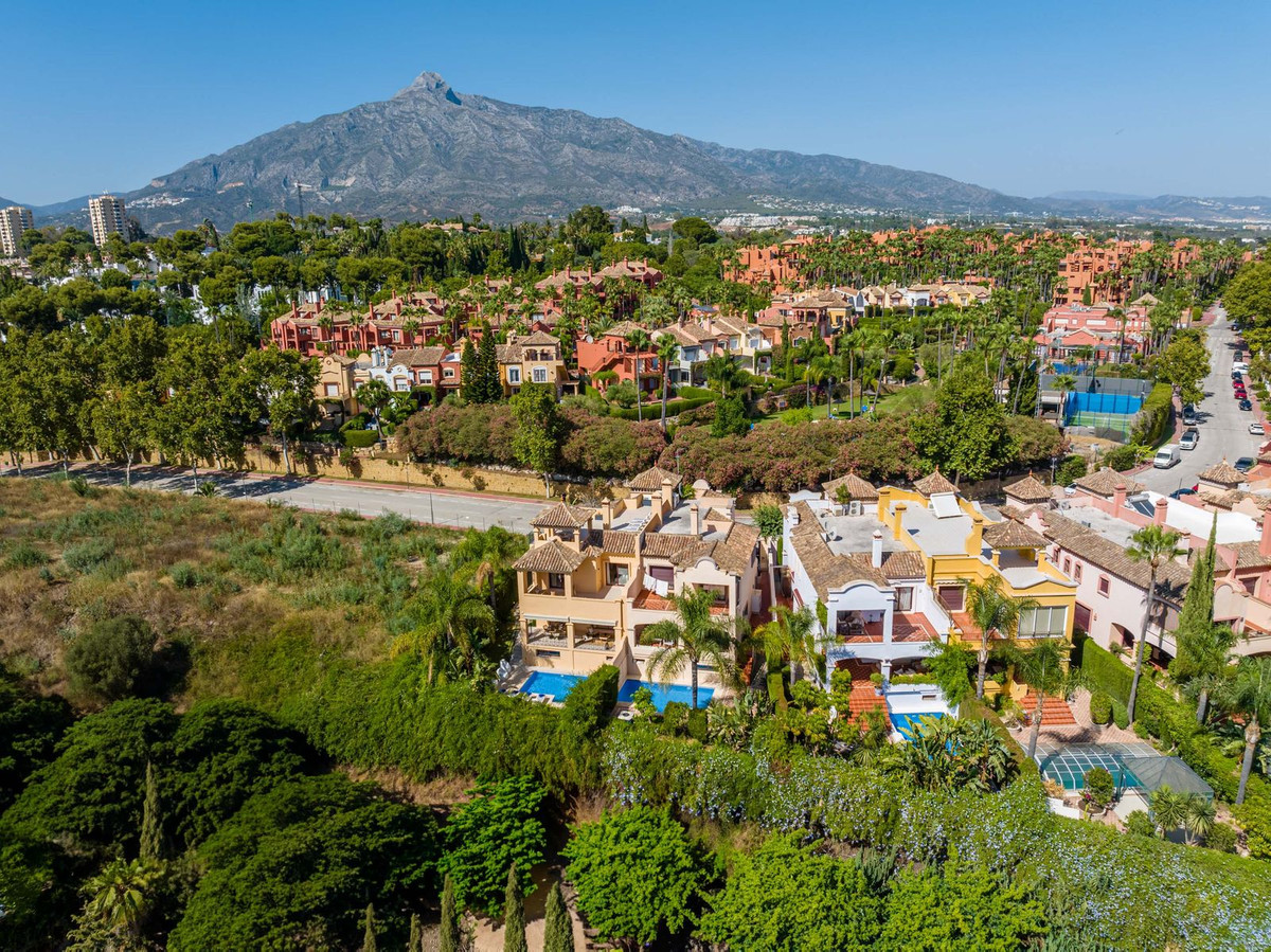 5 Bedroom Villa for Sale in Puerto Banús — view 19