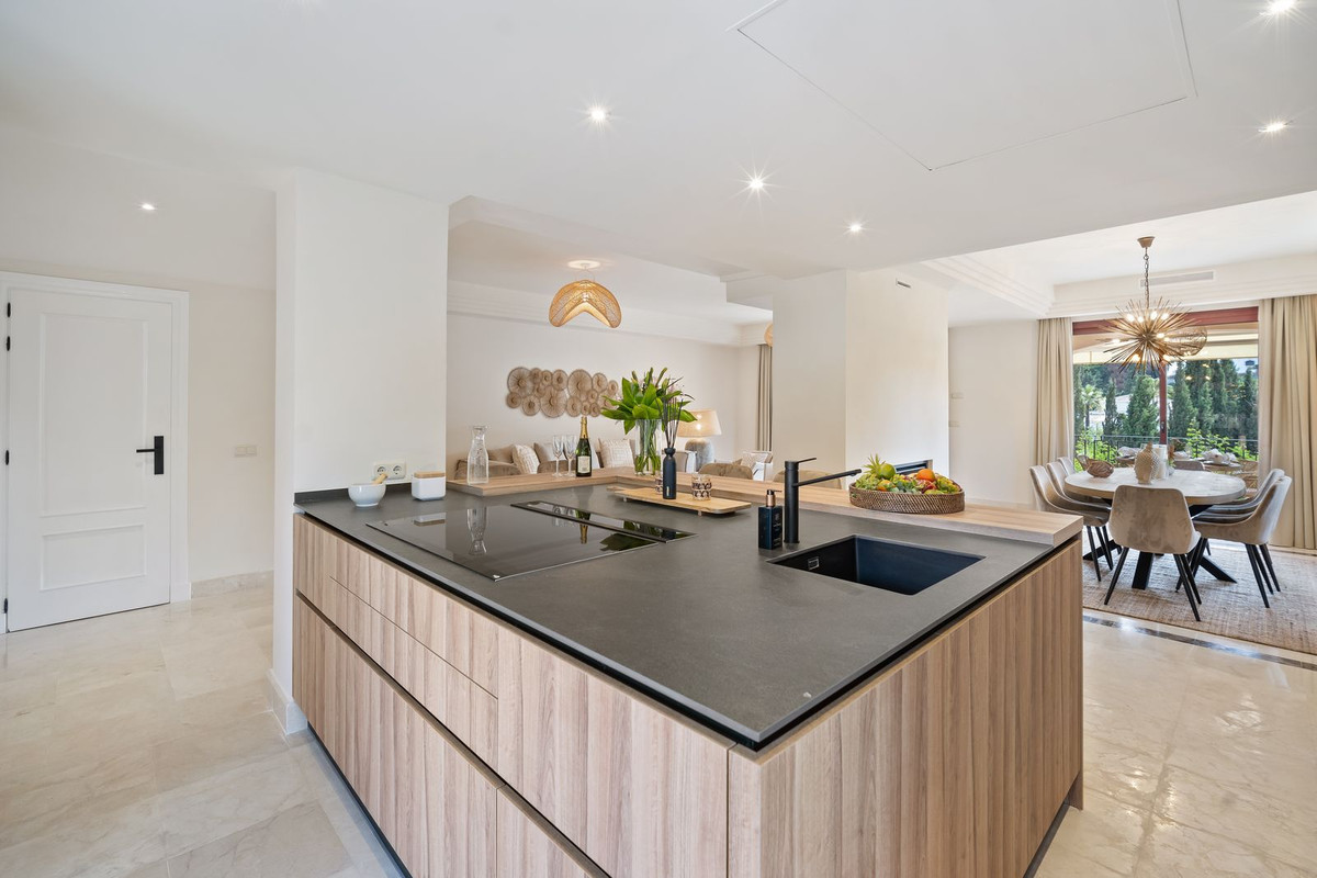 5 Bedroom Villa for Sale in Puerto Banús — 7
