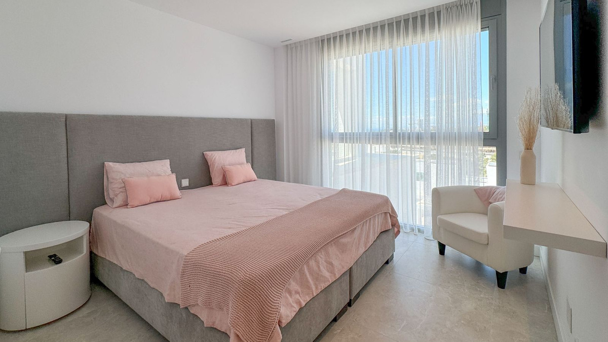 3 Bedroom Apartment for Sale in Marbella — view 11