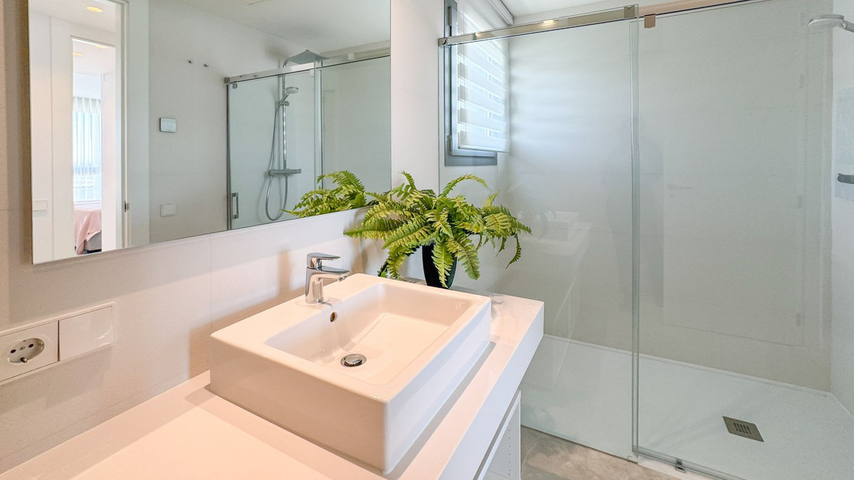 3 Bedroom Apartment for Sale in Marbella — view 12