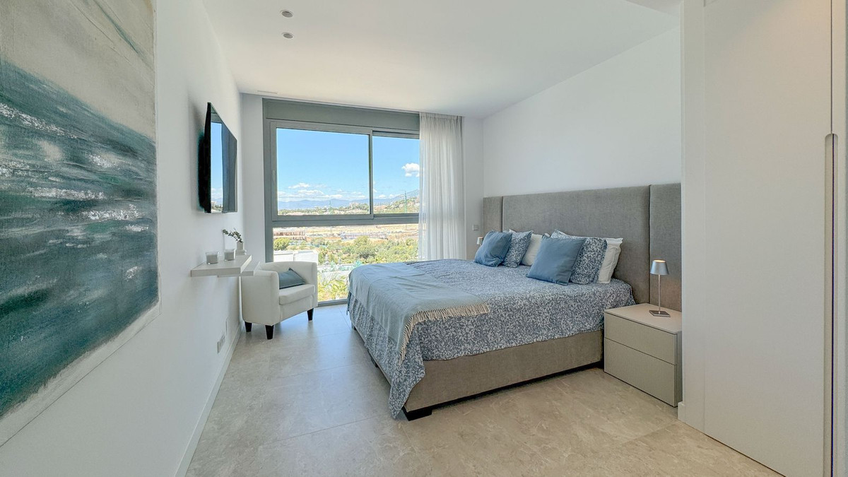 3 Bedroom Apartment for Sale in Marbella — view 13