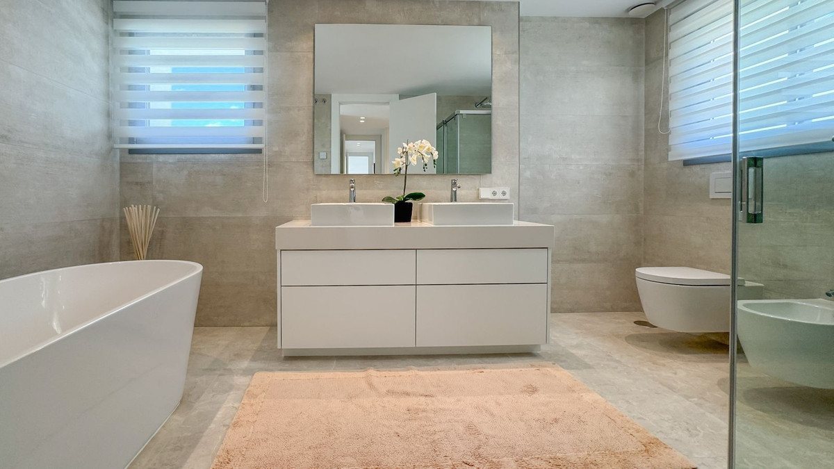 3 Bedroom Apartment for Sale in Marbella — view 16