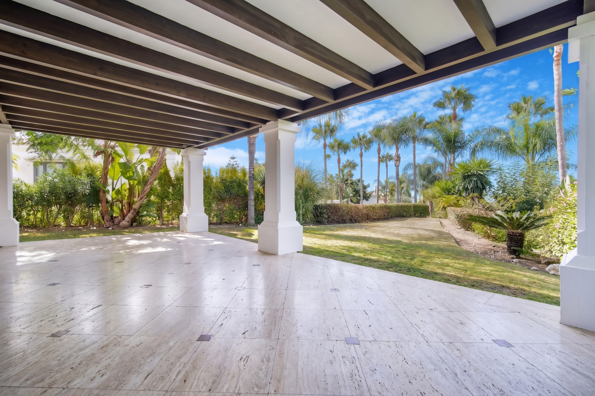 4 Bedroom Villa for Sale in The Golden Mile — 7