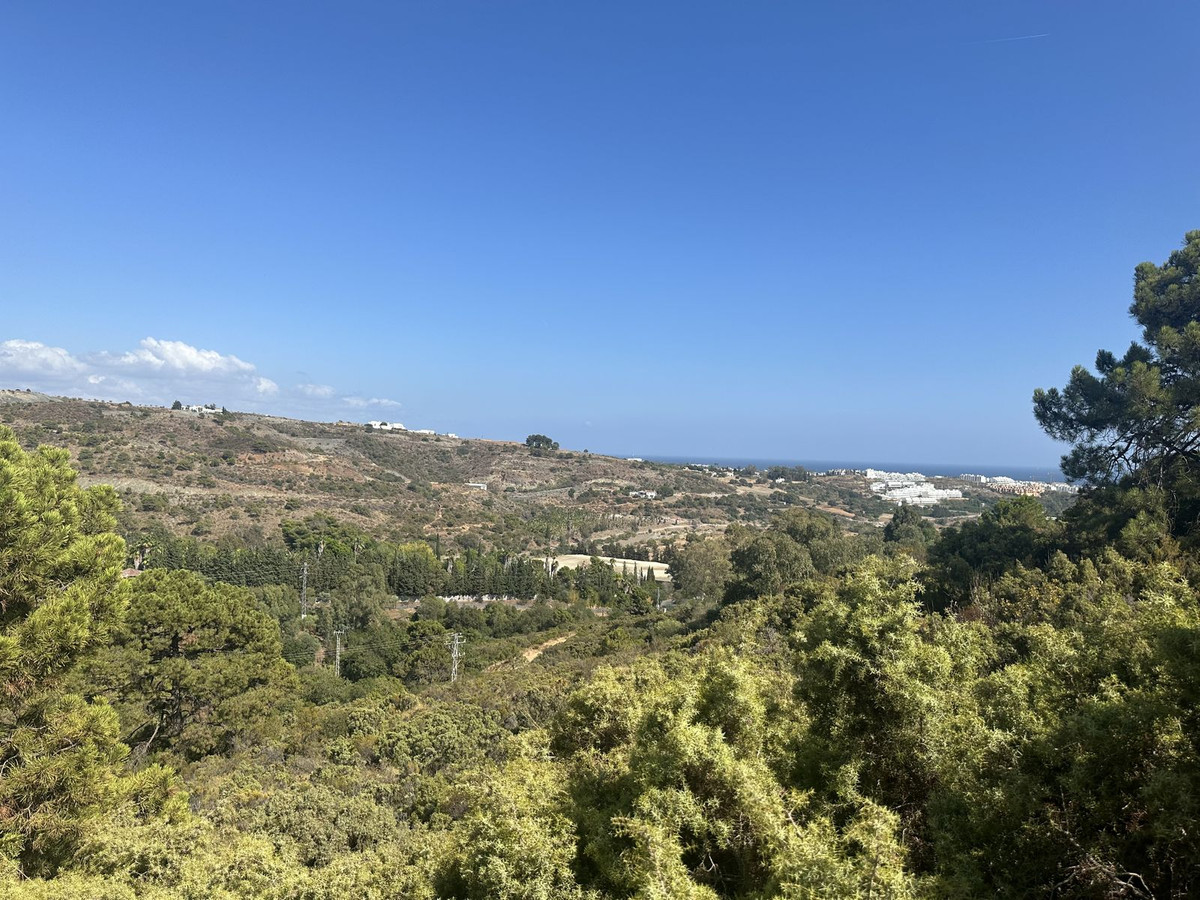 Plot for Sale in Benahavís