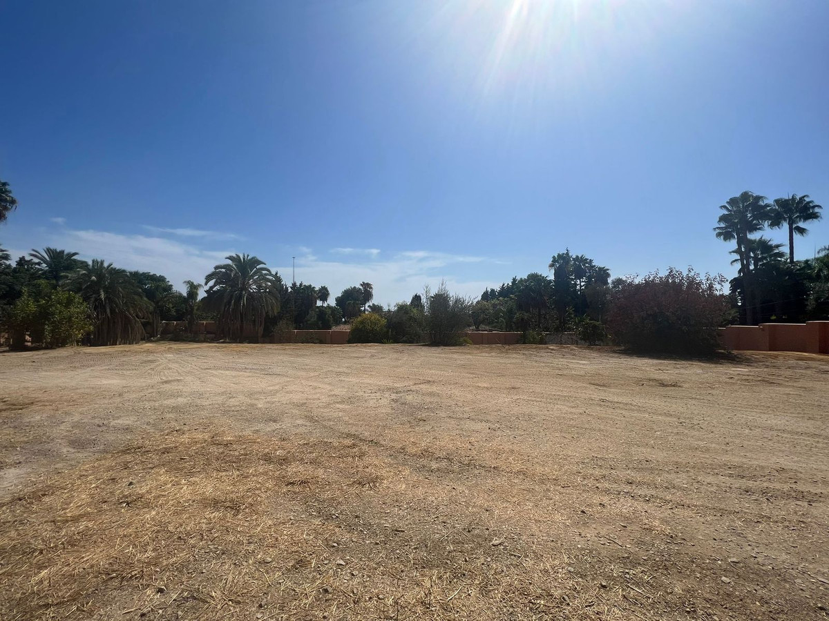 7 Bedroom Plot for Sale in The Golden Mile — 2
