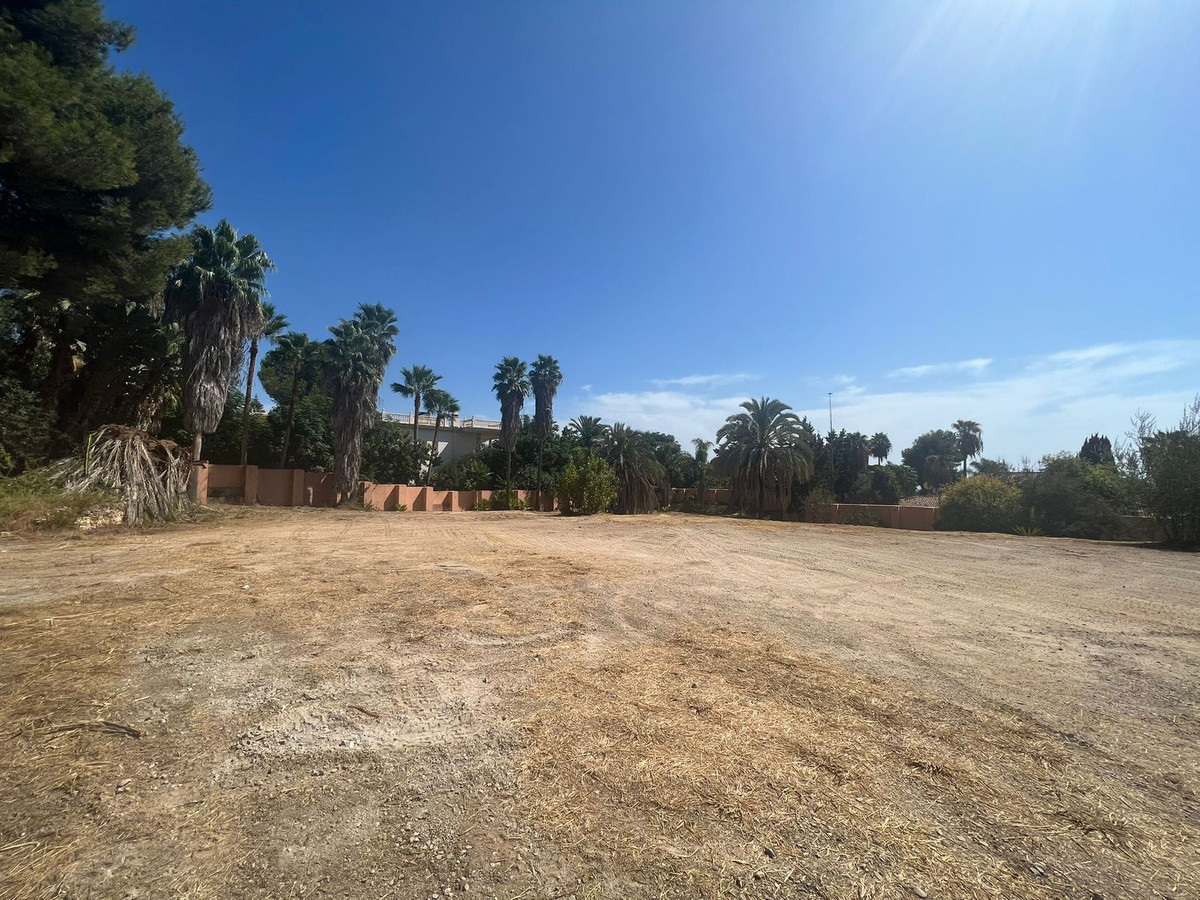 7 Bedroom Plot for Sale in The Golden Mile — 5