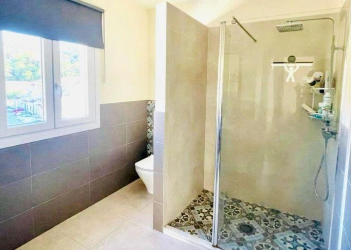 4 Bedroom Villa for Sale in Benahavís — 9