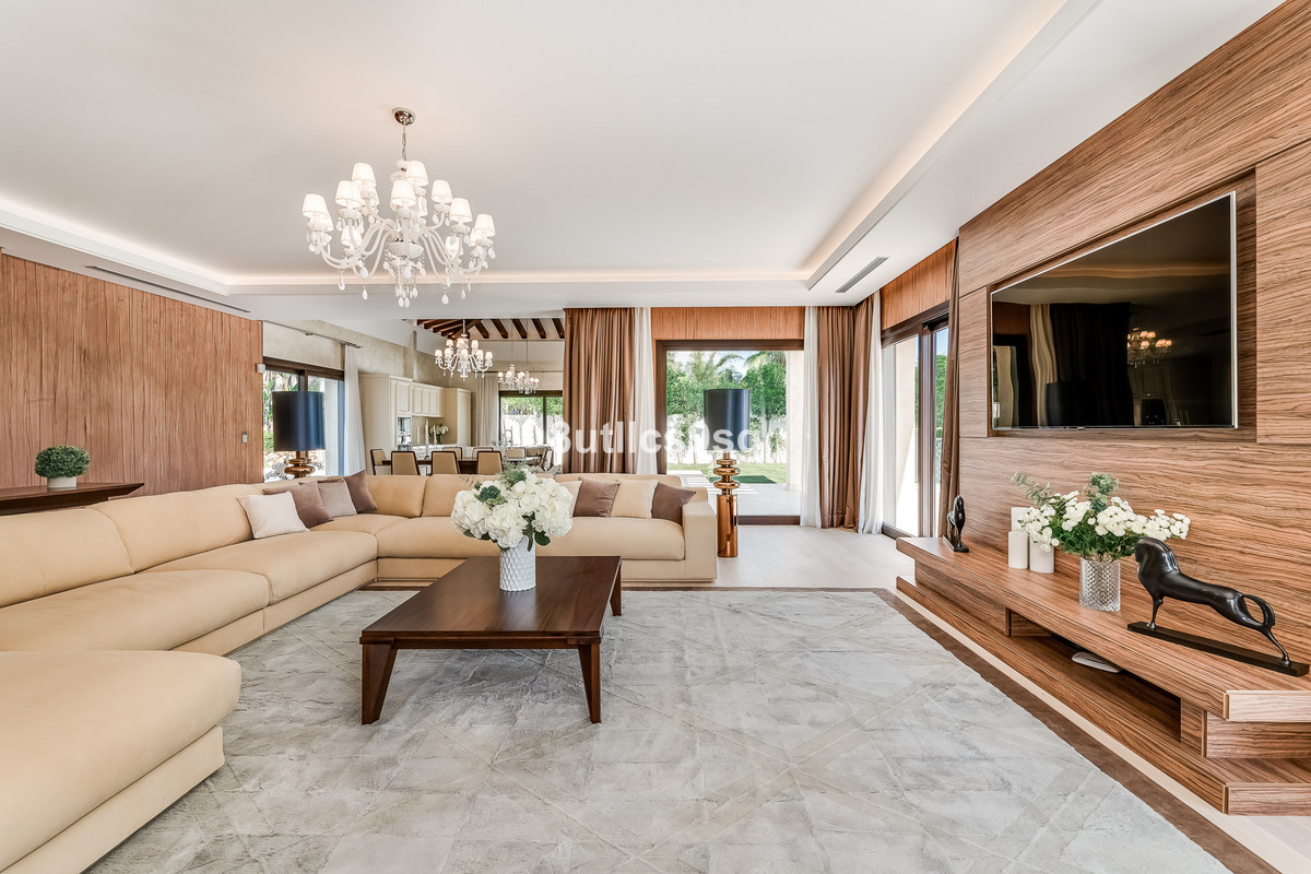5 Bedroom Villa for Sale in Nueva Andalucía — 4