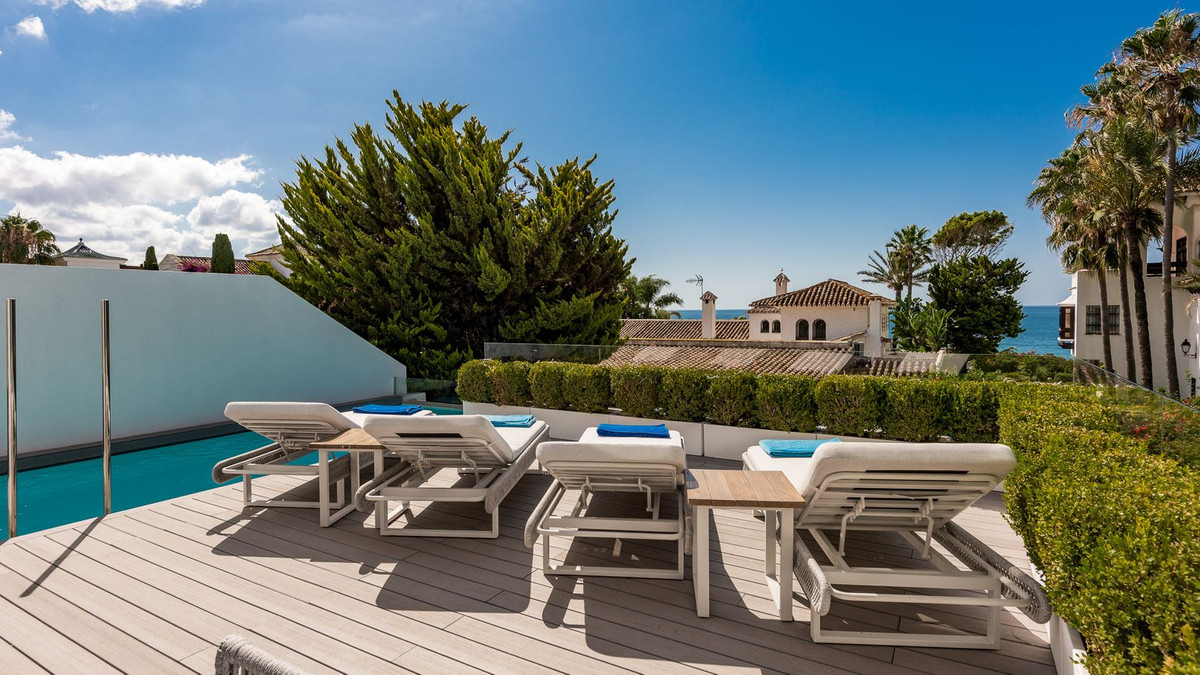 4 Bedroom Villa for Sale in The Golden Mile — 5