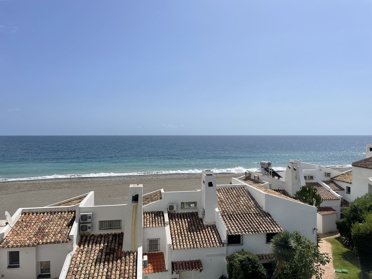 2 Bedroom Apartment for Sale in Estepona — 4